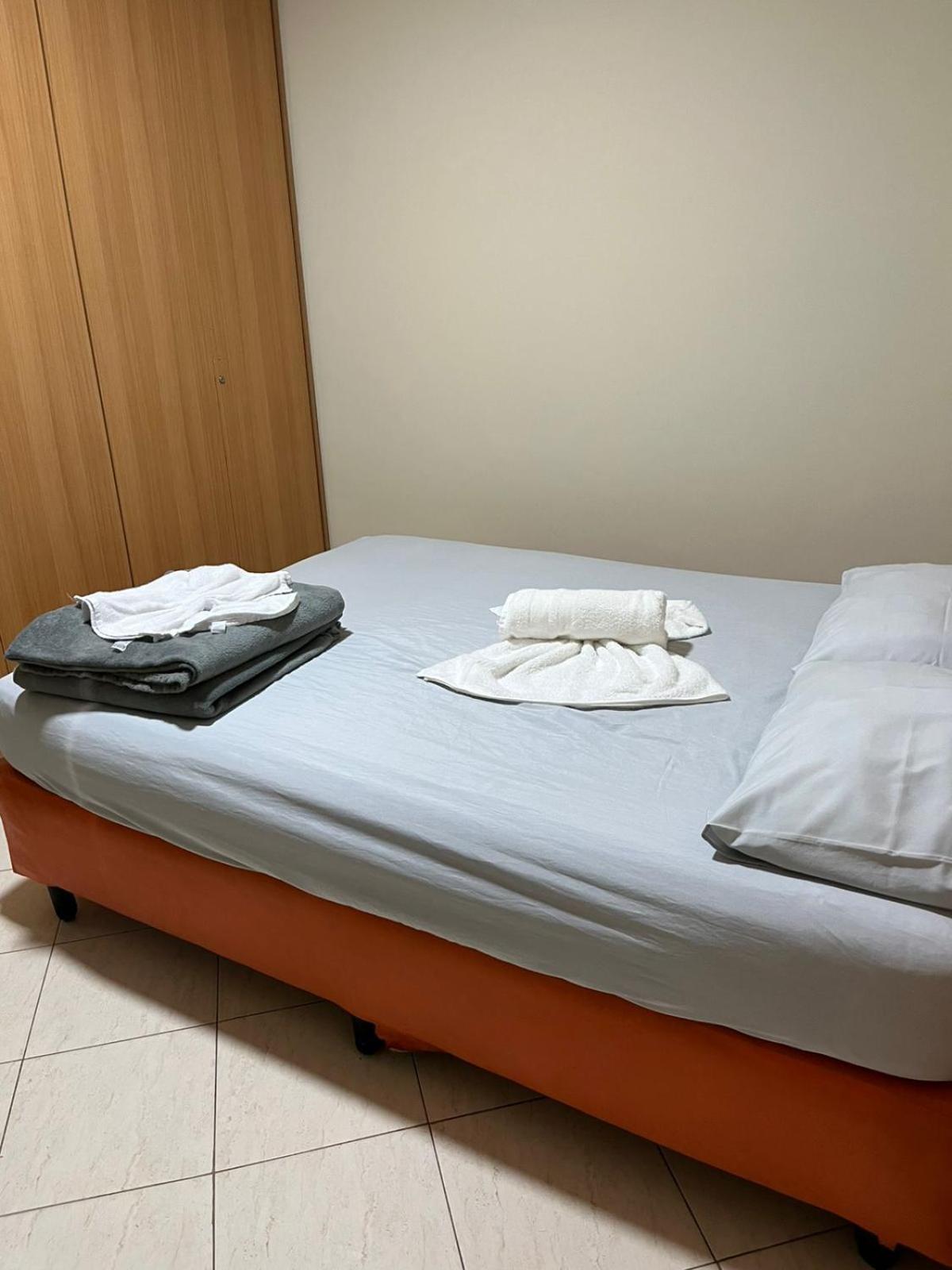 Hotel E Santos Dumont 2*